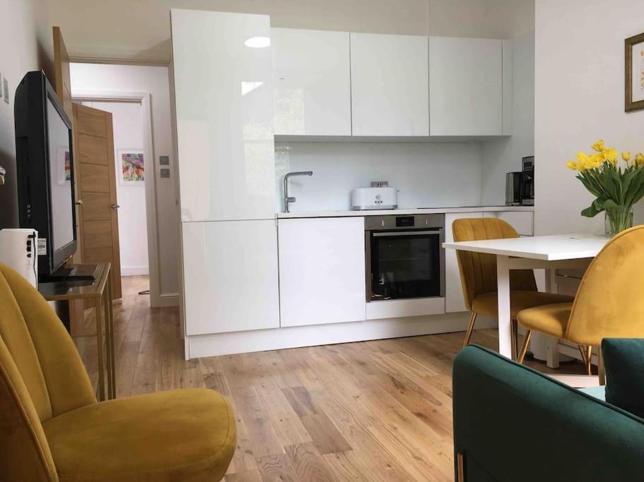 Newly Refurbished 2-Bedroom Flat In Notting Hill London Exterior photo